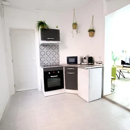 Sublime 1, Beau Duplex En Rdc 아파트 *